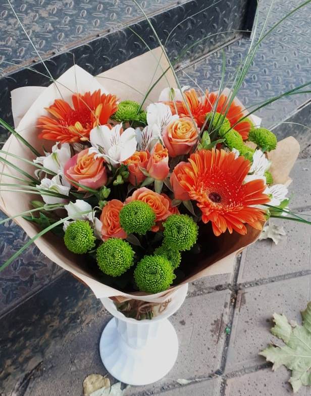 Букет цветов из: Герберы, Хризантемы, Альстромерии и Розы в Атагае