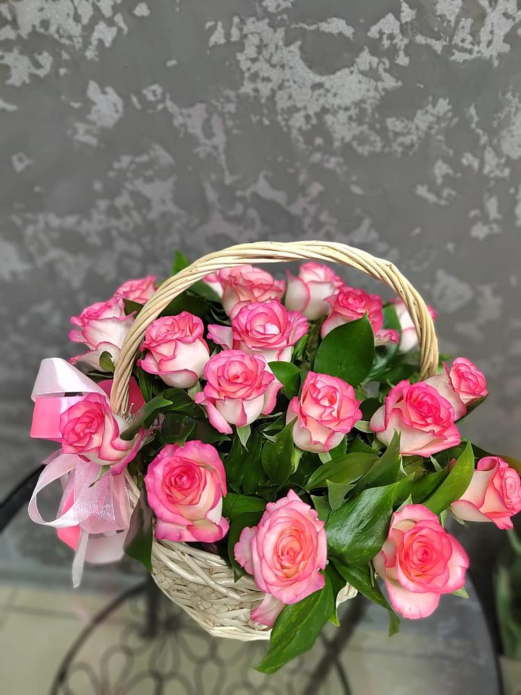 Цветочная композиция из Розы в корзине в Атагае
