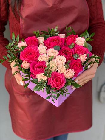 Цветочная композиция из Розы в коробке в Атагае