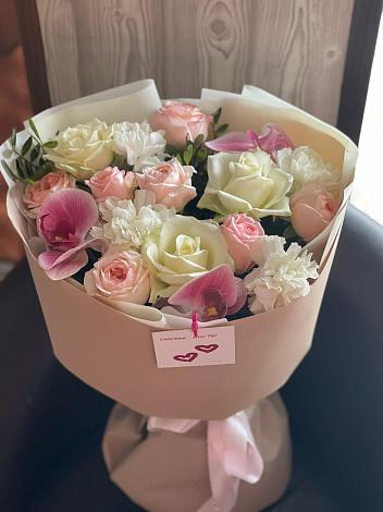 Букет цветов из: Орхидеи, Розы и Гвоздики в Атагае