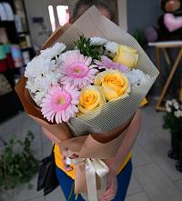 Букет цветов из:  Герберы, Розы и Хризантемы в Атагае