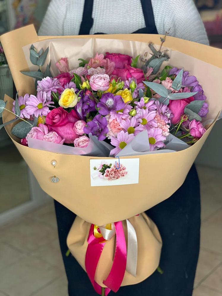 Букет цветов из: Хризантемы, Гвоздики и Альстромерии в Атагае