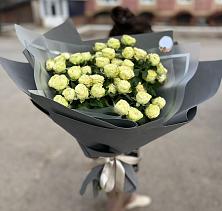 Букет Белые кустовые розы Солинеро в Атагае