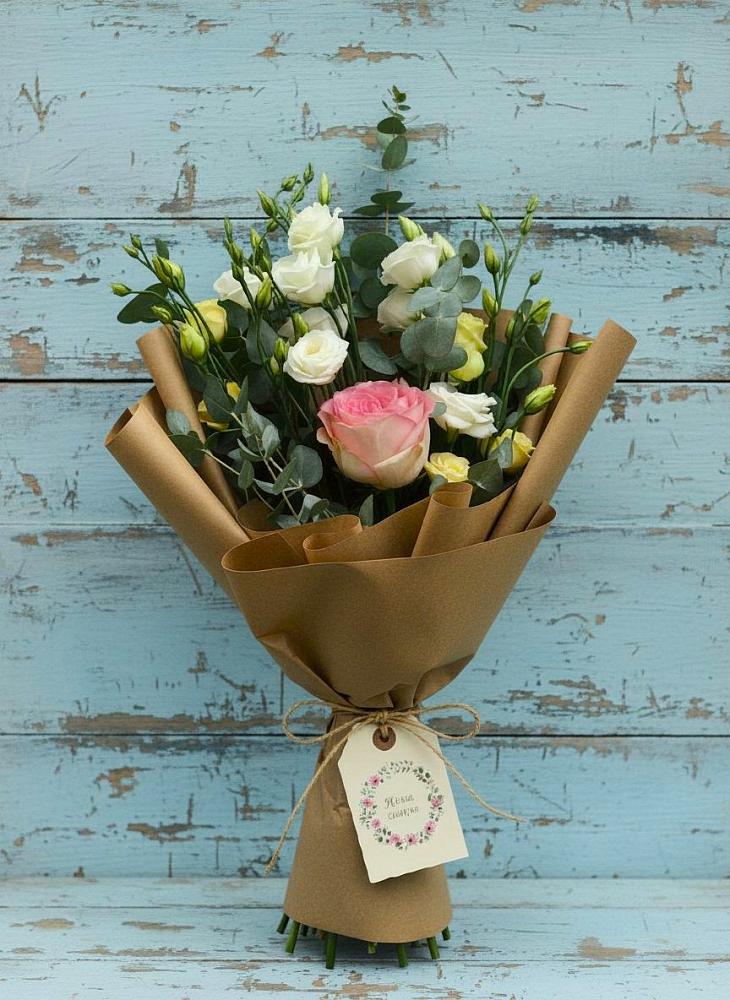 Букет цветов из: Розы и Лизиантусы в Атагае