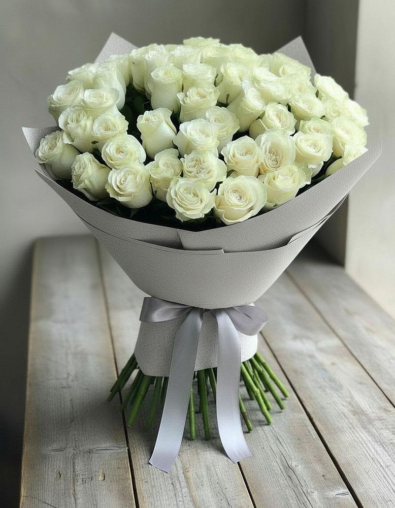 Букет 35 Белых роз в Атагае