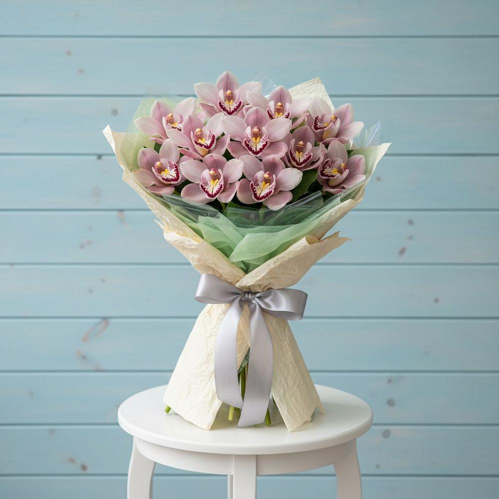 Букет цветов из: Орхидеи и Розы в Атагае