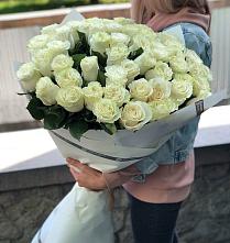 Букет 35 Белых роз в Атагае