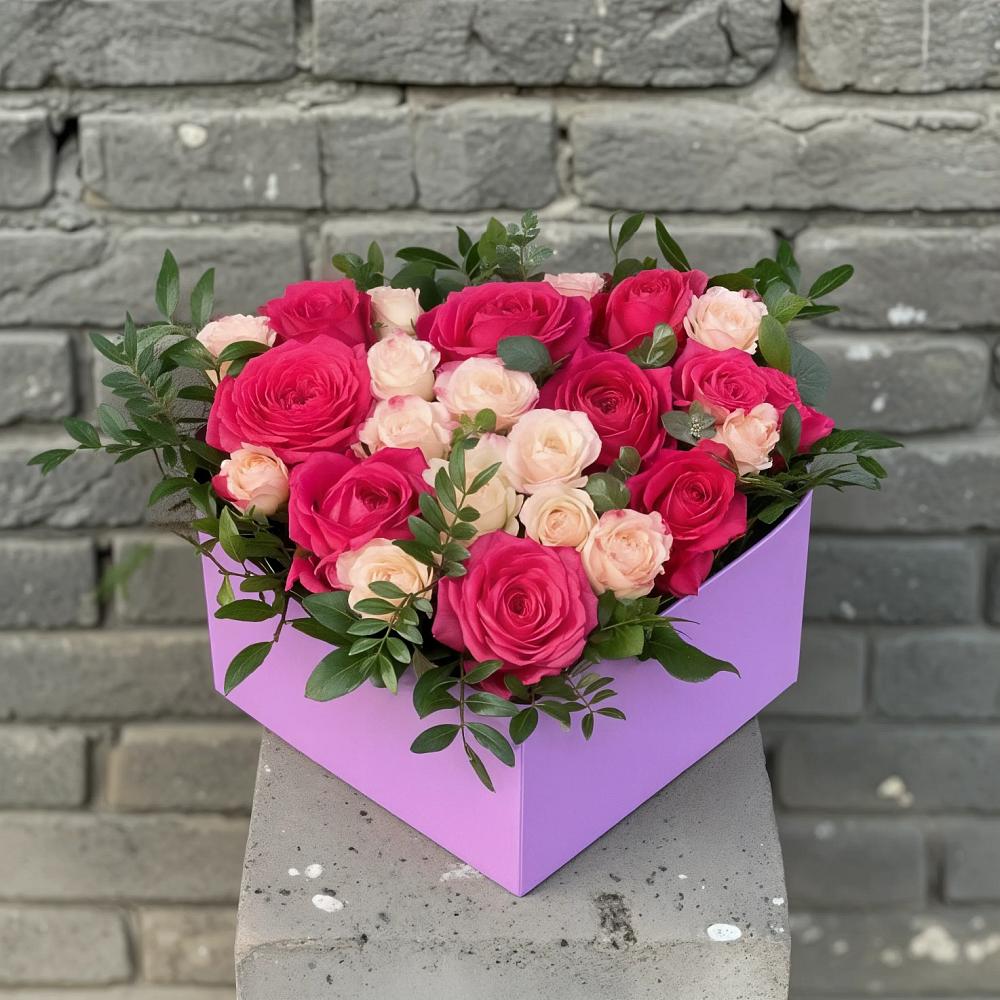 Цветочная композиция из Розы в коробке в Атагае