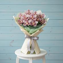 Букет цветов из:  Орхидеи и Розы в Атагае