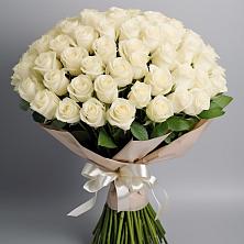Букет 101 беля роза Белоснежка в Атагае
