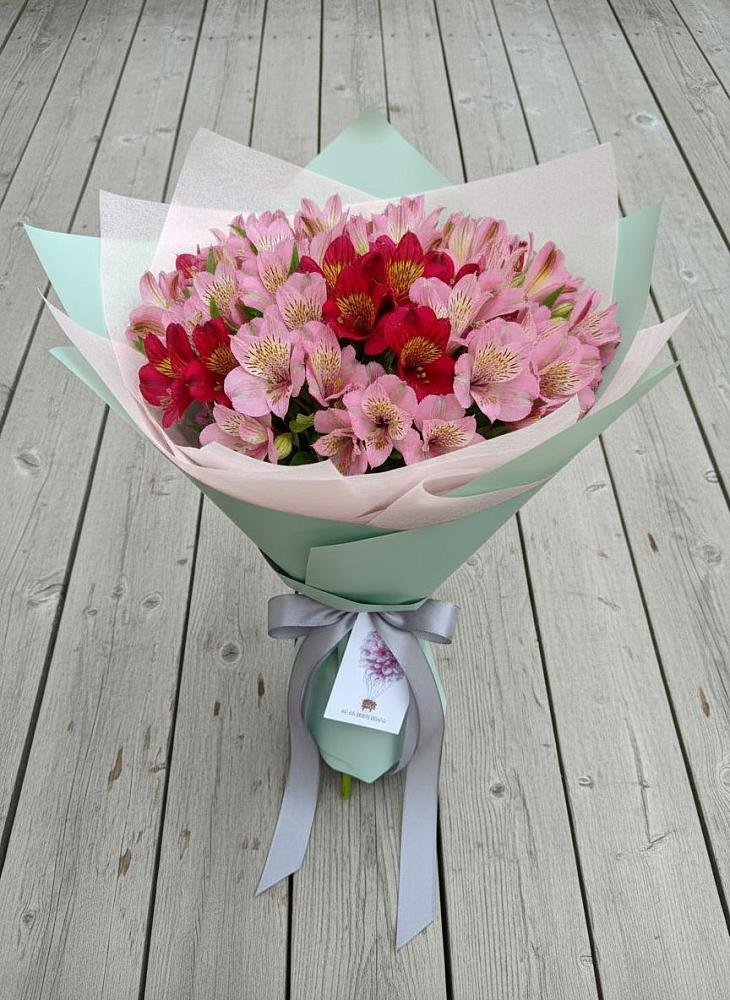 Букет цветов из: Альстромерии в Атагае