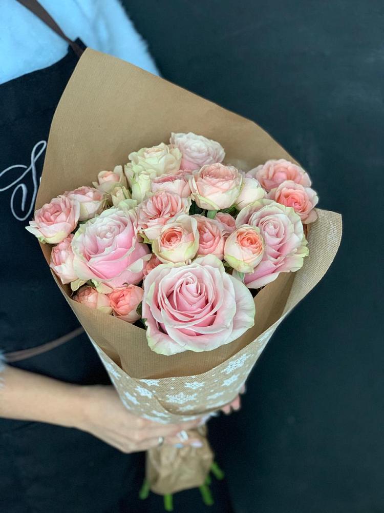 Букет цветов из: Хризантемы и Розы в Атагае