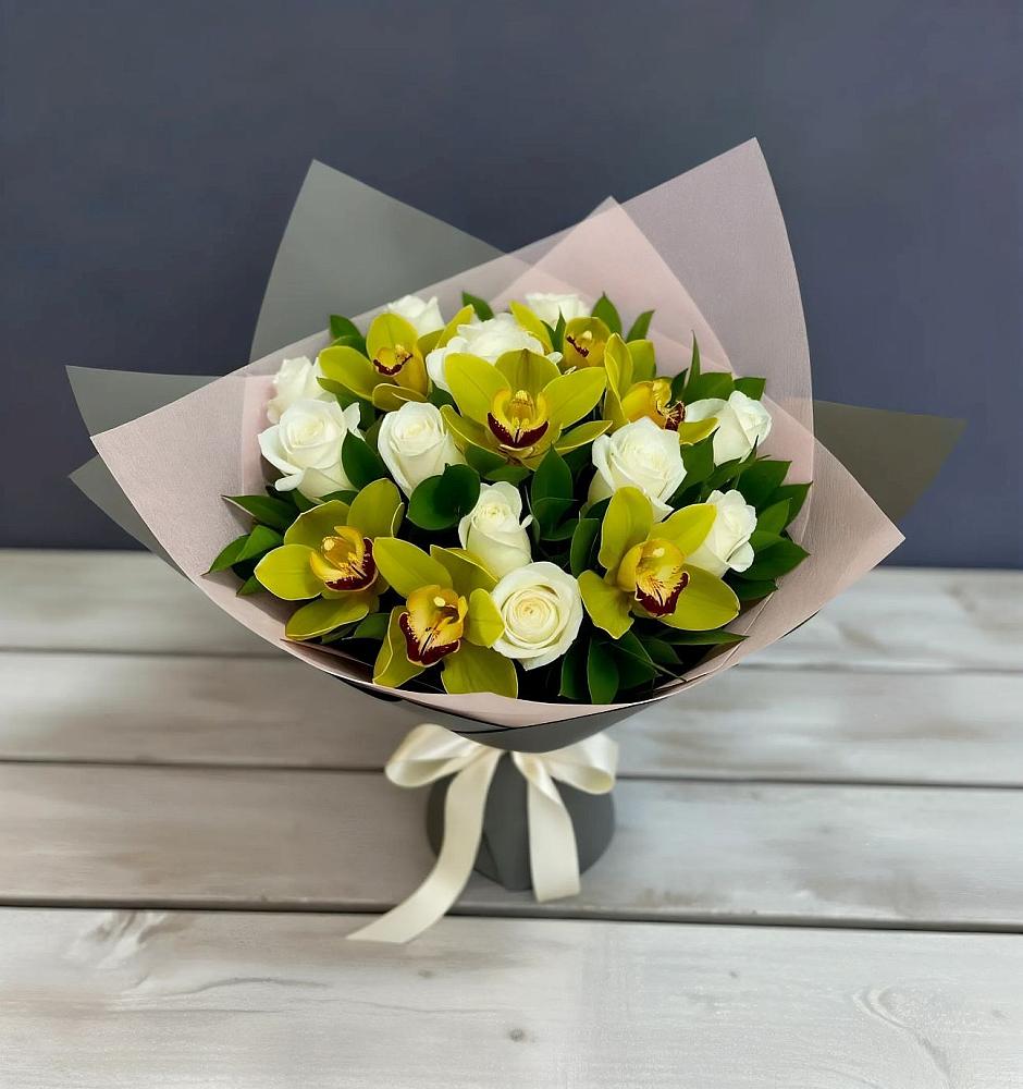 Букет цветов из: Орхидеи и Розы в Атагае