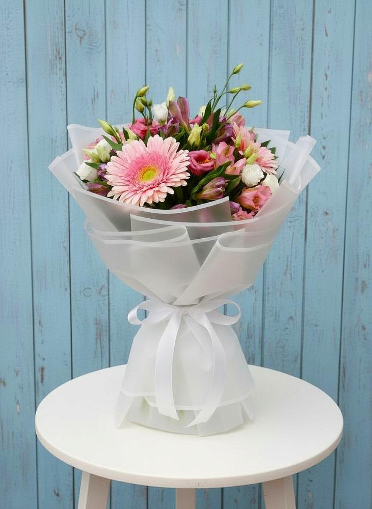 Букет цветов из: Герберы, Альстромерии и Лизиантусы в Атагае