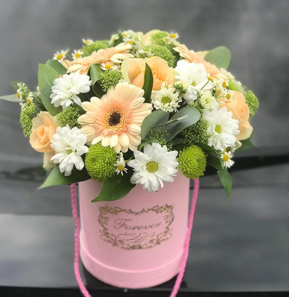 Цветочная композиция из Розы, Герберы и Хризантемы в шляпной коробке в Атагае