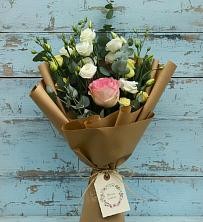 Букет цветов из:  Розы и Лизиантусы в Атагае