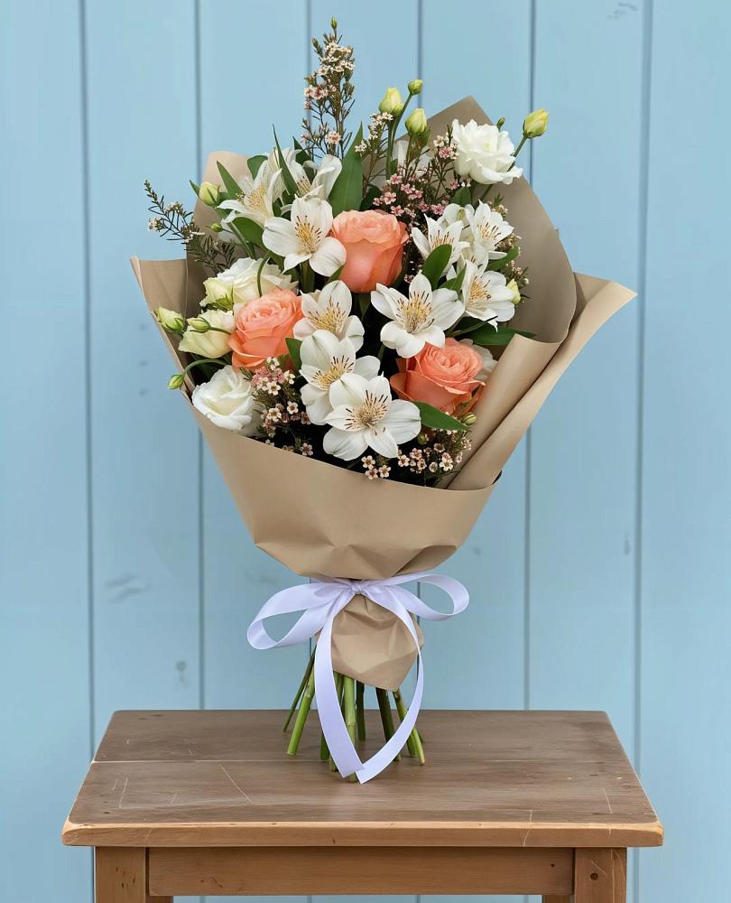 Букет цветов из: Альстромерии, Лизиантусы, Розы и Хризантемы в Атагае
