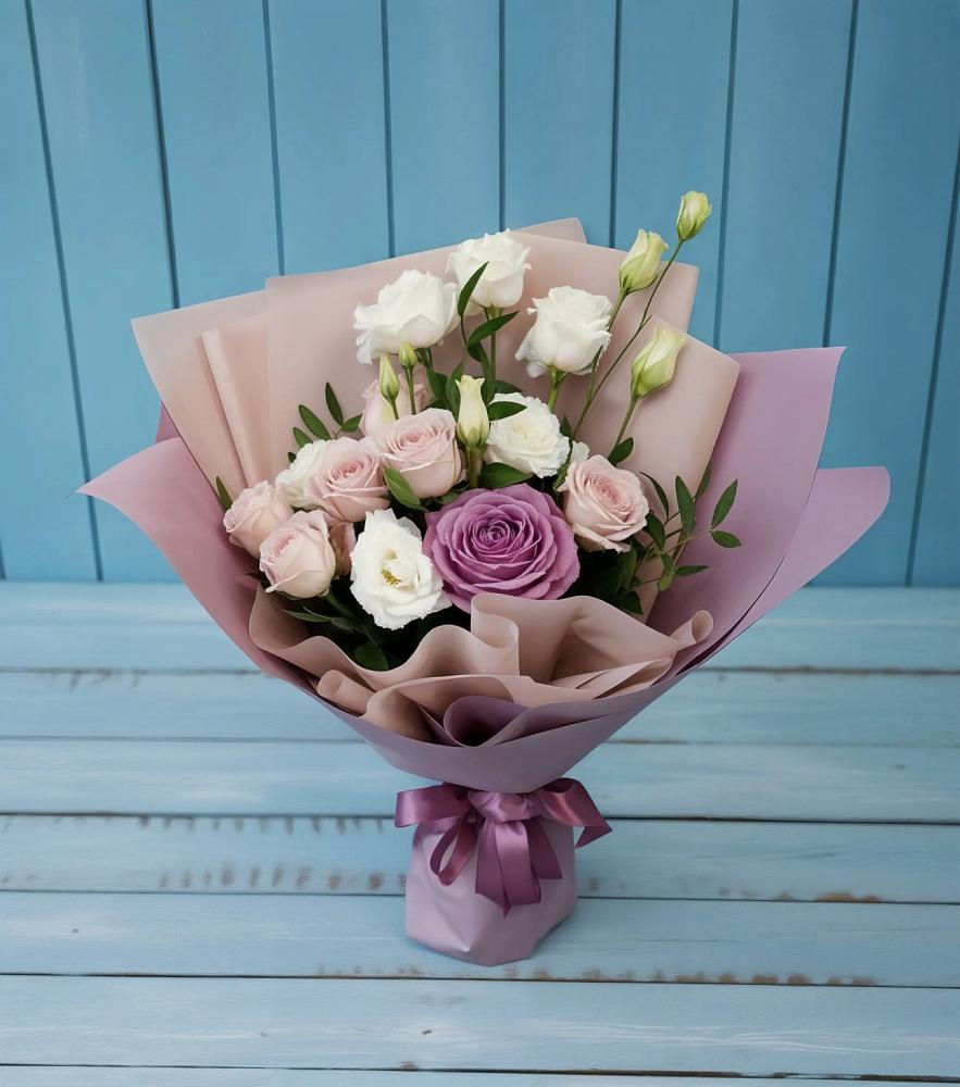 Букет цветов из: Розы и Лизиантусы в Атагае